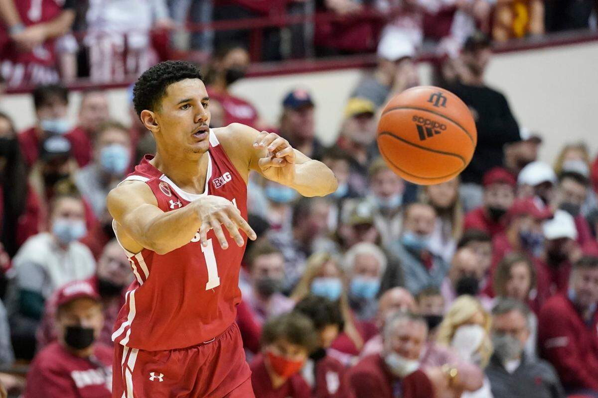 Wisconsin’s Johnny Davis is among the top challengers to Kentucky’s Oscar Tshiebwe for national player of the year awards.