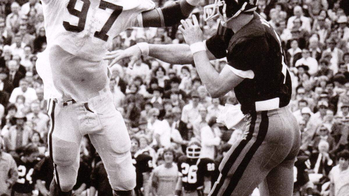 University of Kentucky football player Art Still pressured Vanderbilit quarterback Mike Wright at November 5, 1977 at Vandy. UK won 28-6. Photo by Ron Garrison | Staff