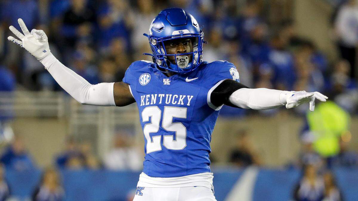 Kentucky senior safety Jordan Lovett (25) had a game-clinching interception on the final play of UK’s 10-3 win at Auburn last week. That pick made the North Hardin product the only player in UK football history to have at least two interceptions in four straight seasons.
