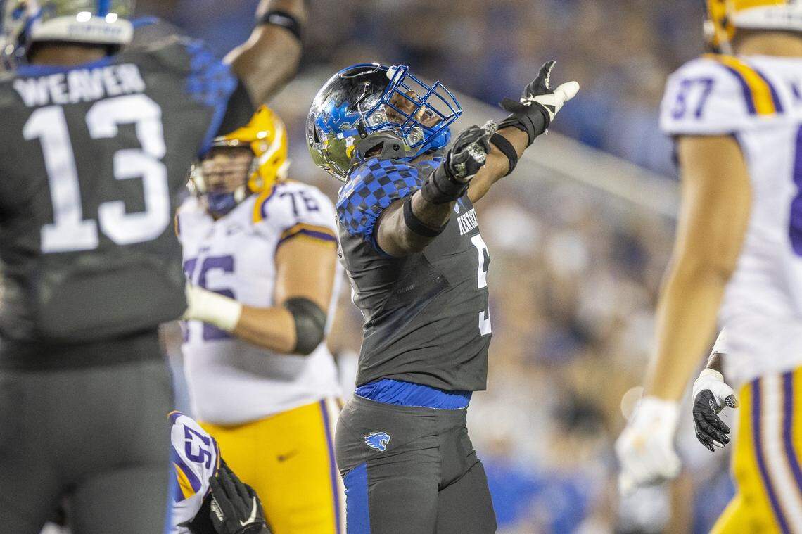 Kentucky’s DeAndre Square made the first big play in UK’s 42-21 win over LSU last week when he tackled Tigers quarterback Max Johnson on a blitz and forced a fumble that the Wildcats recovered to set up their initial touchdown.