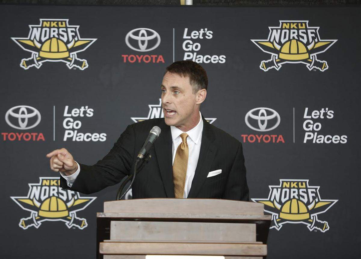 Former Western Kentucky and South Carolina head man Darrin Horn is the new men’s hoops coach for a Northern Kentucky program that has played in the NCAA Tournament (twice) or the NIT (once) in each of the past three seasons.