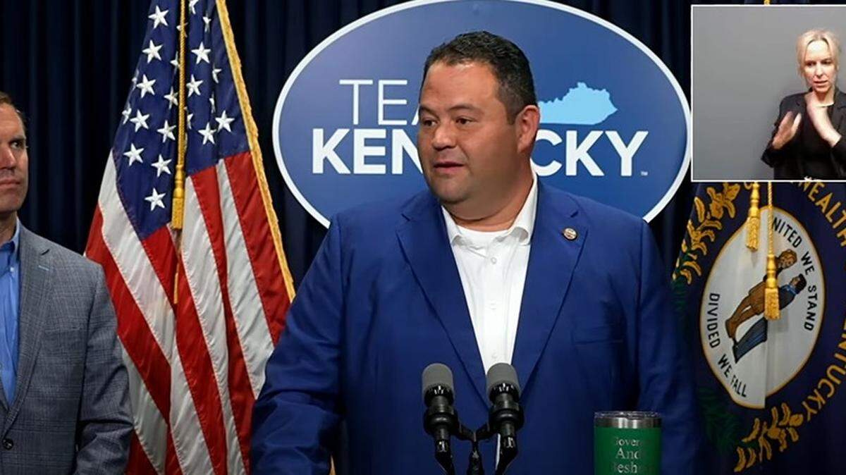 London Mayor Eric Weddle, center, was identified as the source of more than $200,000 in donations to Gov. Andy Beshear’s re-election campaign and the Kentucky Democratic Party. Individuals are not allowed to contribute more than $2,100 to candidates and $15,000 to state parties.