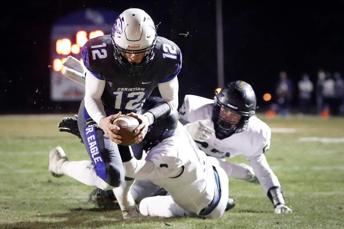 Lexington Christian’s Drew Nieves (12) threw for 2,651 yards and 28 TDs in 2020.