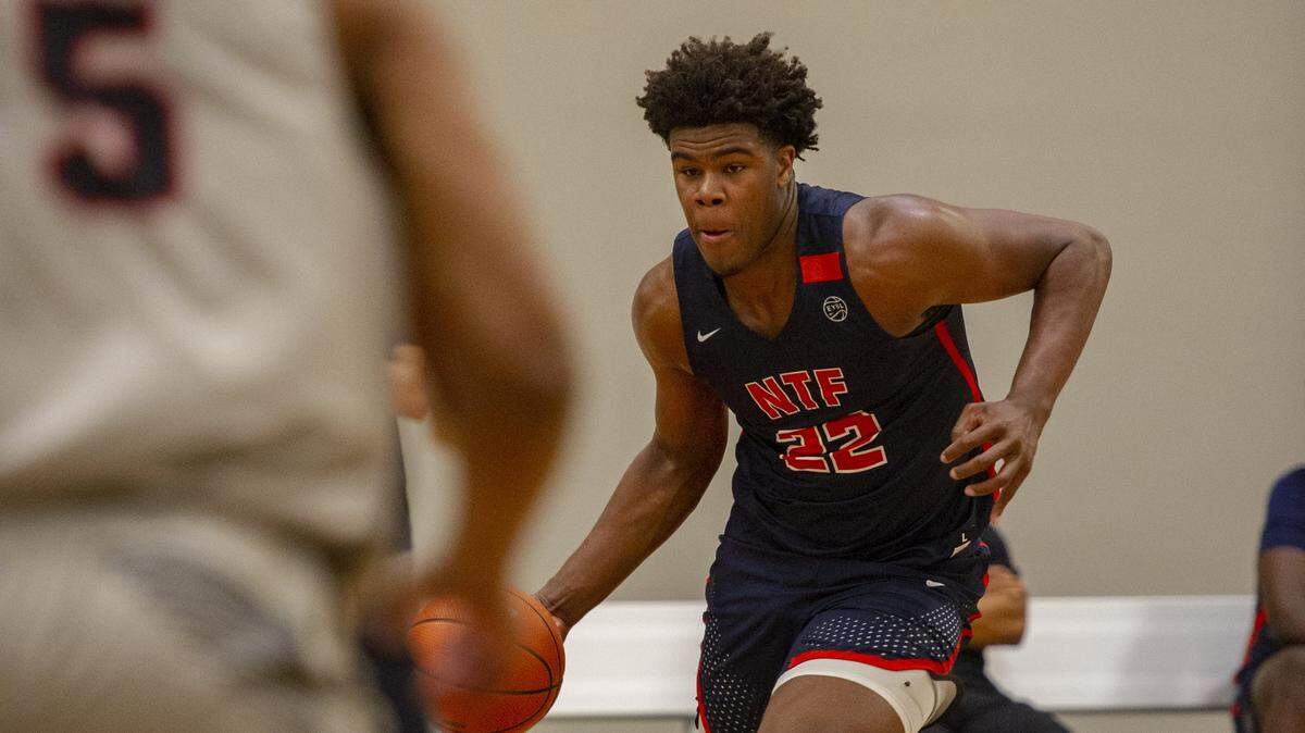 Vernon Carey is one of the top basketball recruits in the class of 2019.