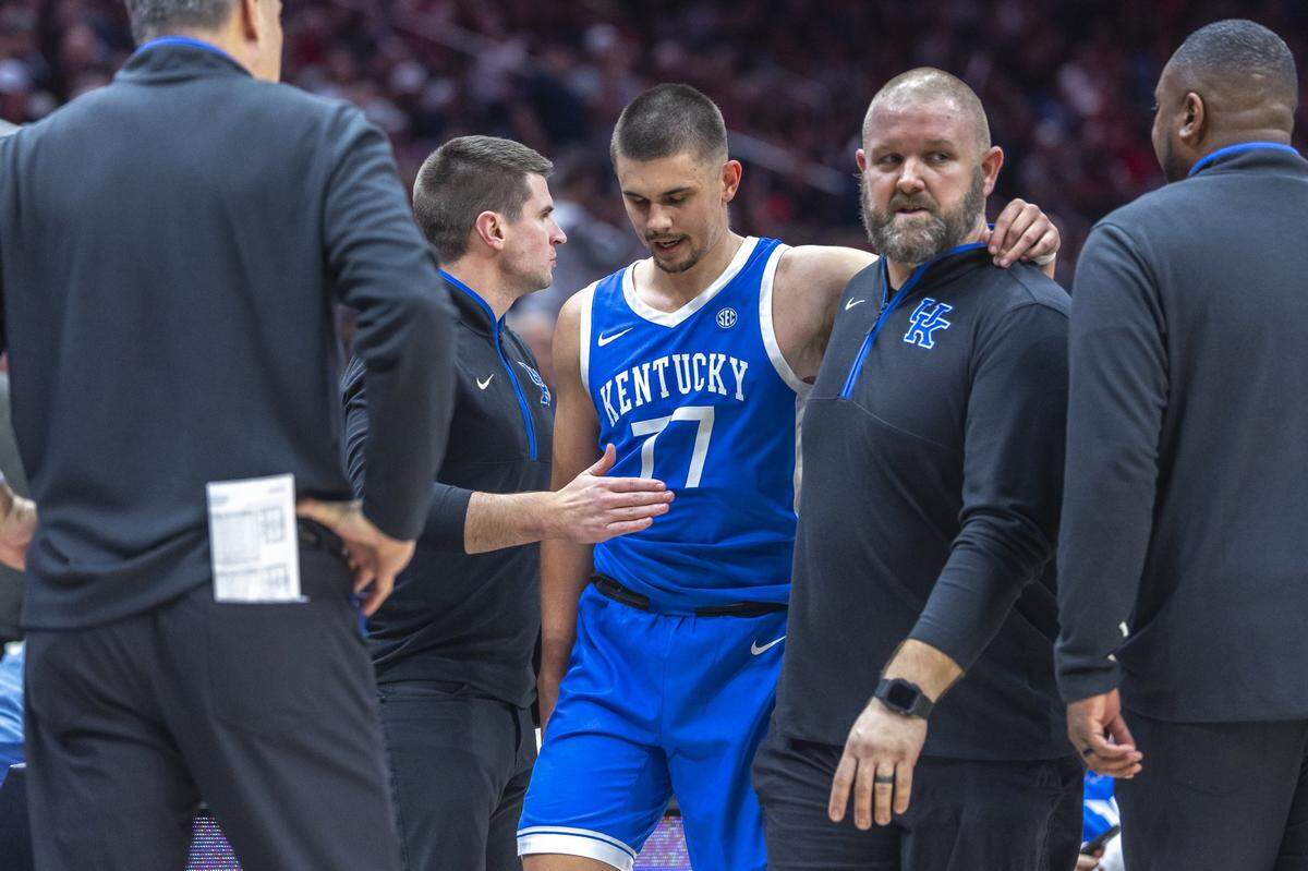 Kentucky guard Kerr Kriisa (77) hasn’t played for UK since suffering a foot injury that required surgery during the Wildcats’ overtime win over Gonzaga on Dec. 7, 2024, in Seattle.