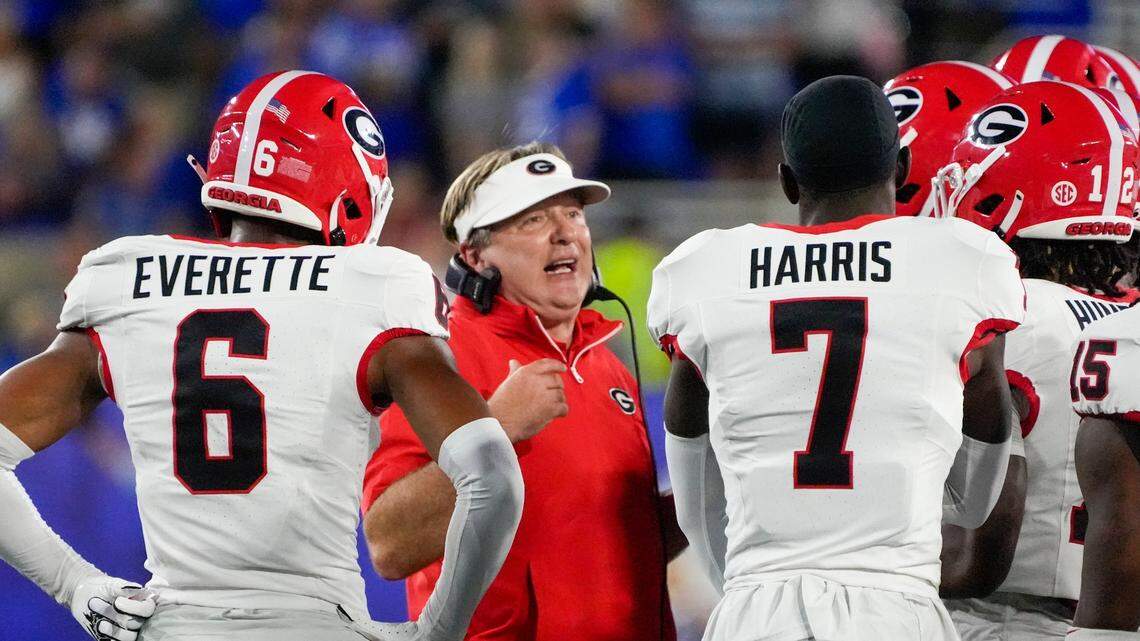 Kirby Smart’s top-ranked Georgia football team struggled to a 13-12 win over Kentucky in Lexington on Saturday night.