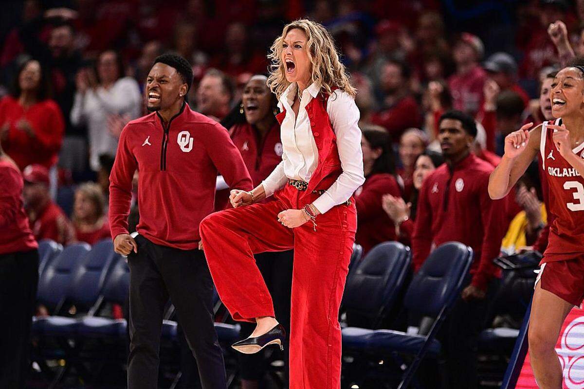 Oklahoma coach Jennie Baranczyk is 115-35 since becoming Sooners coach in 2021.