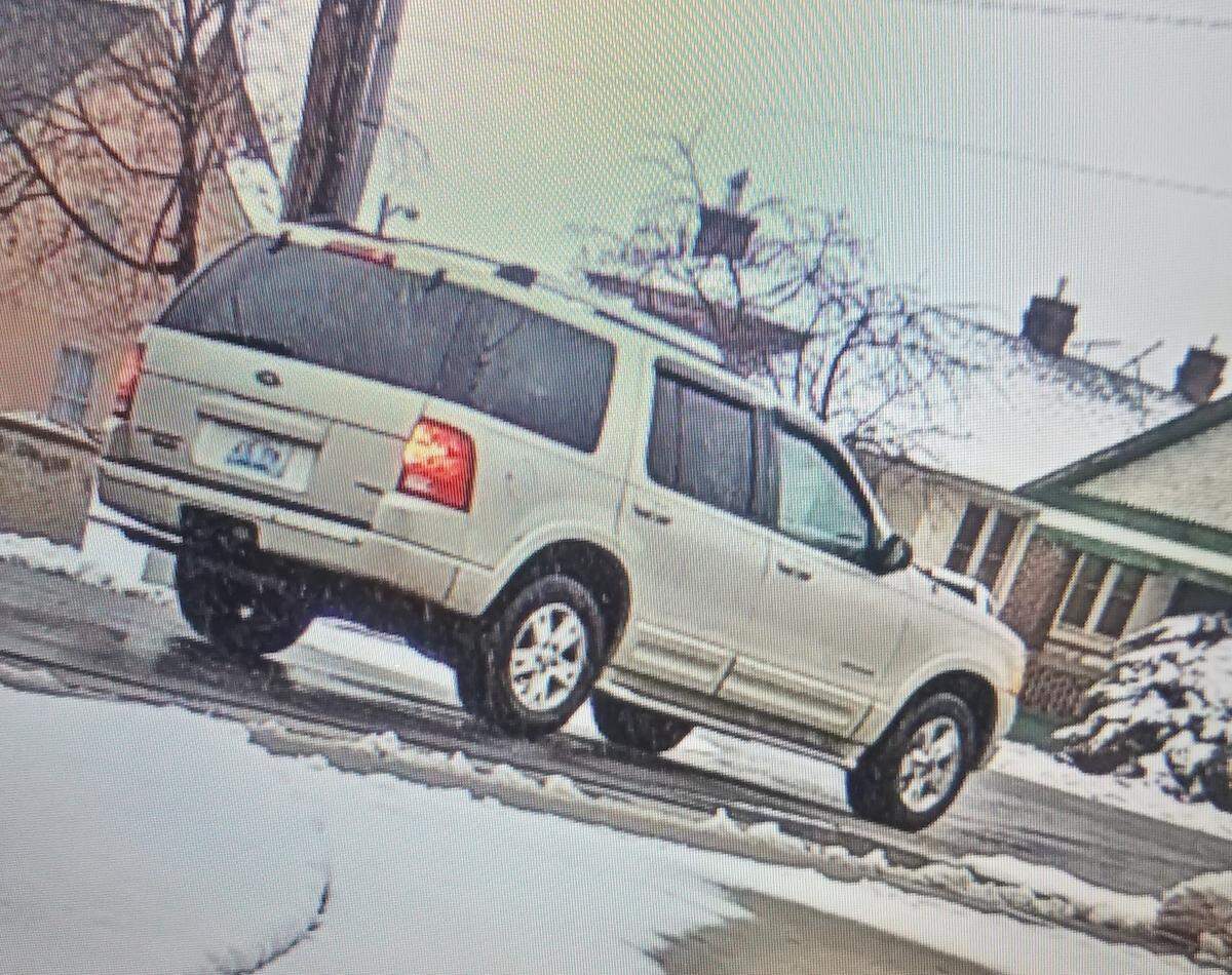 “The Traveling Bandit” has robbed seven banks in six states since Dec. 28, authorities said. They think he might be driving this Explorer or Expedition with Kentucky plates.