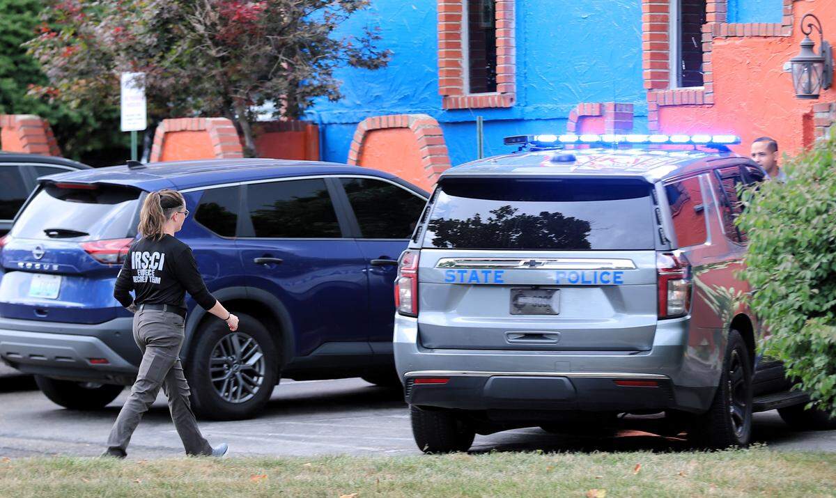 Officials from Kentucky State Police and the Internal Revenue Service visited Mi Pequeña Hacienda off Lansdowne Drive in Lexington, Ky. on August 5, 2025.
