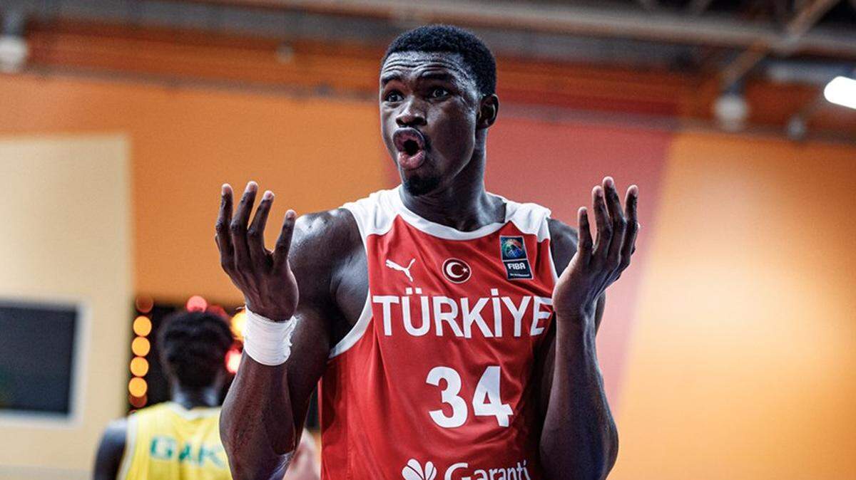 Adem Bona represented Turkey at the recent FIBA U19 World Cup and is back on the Nike circuit to finish the summer.