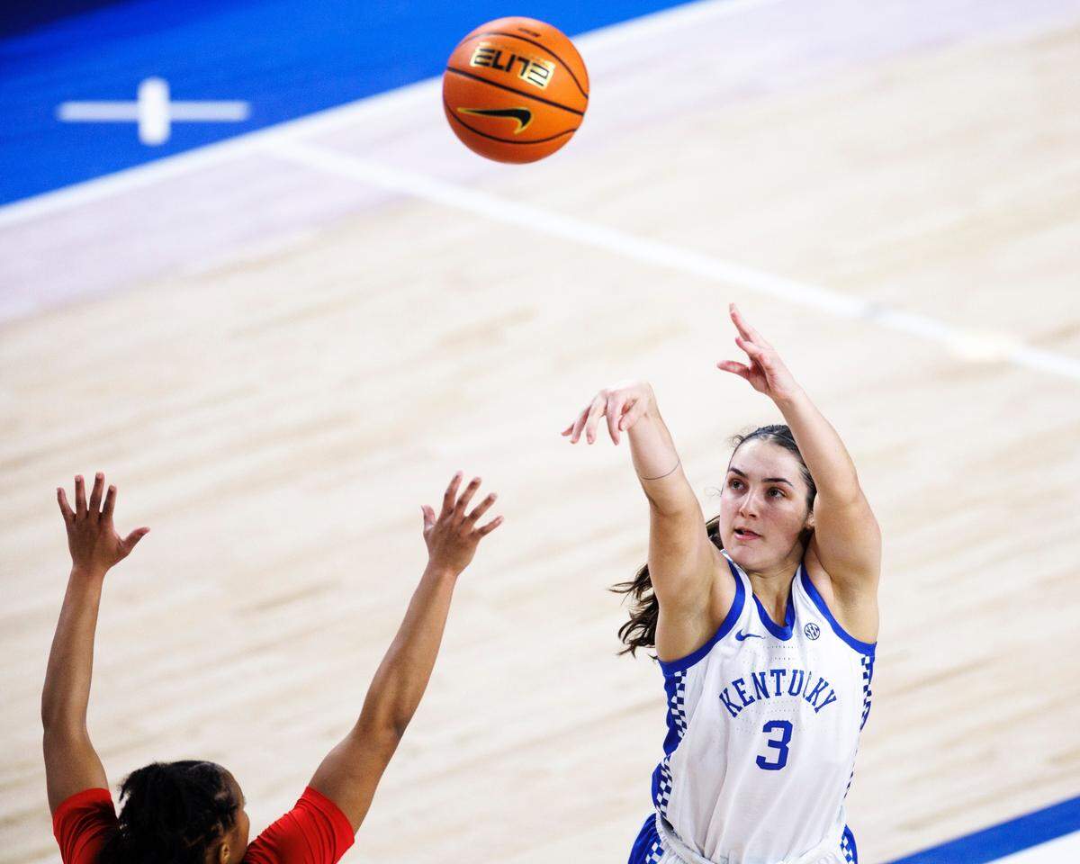 Georgia Amoore is averaging 17.9 points, 7.2 assists and 1.2 steals per game this season.