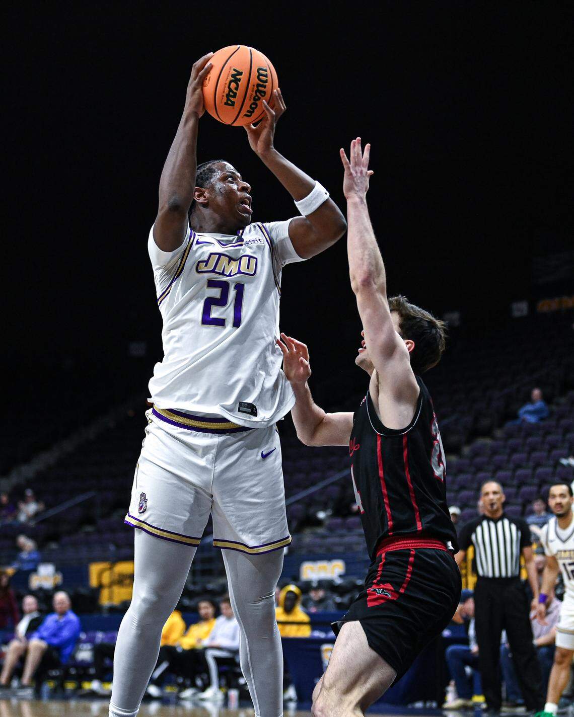 James Madison junior forward Justin McBride (21) averaged 15.3 points, 5.6 rebounds and 1.5 assists per game for the Dukes during the 2025-26 season.
