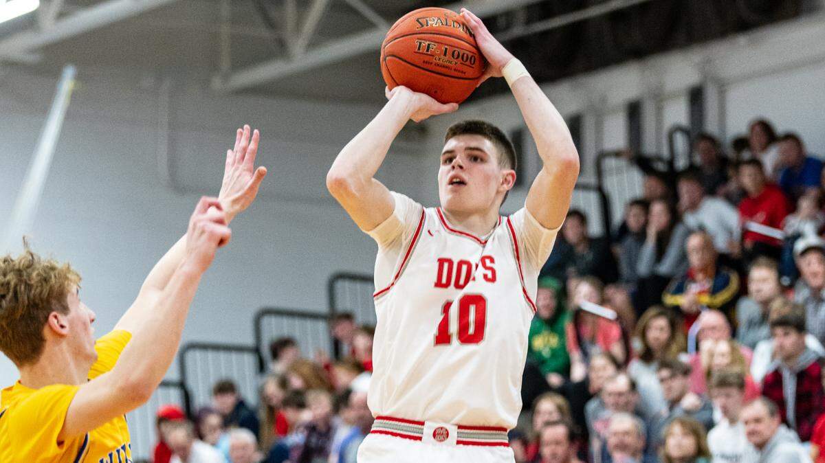 Kentucky recruiting target Isaac McKneely made 45 percent of his three-point attempts for Poca (W.Va.) during the 2019-20 season.