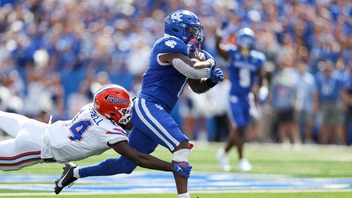 Ray Davis’ monster game leads Kentucky football to its third straight win against Florida