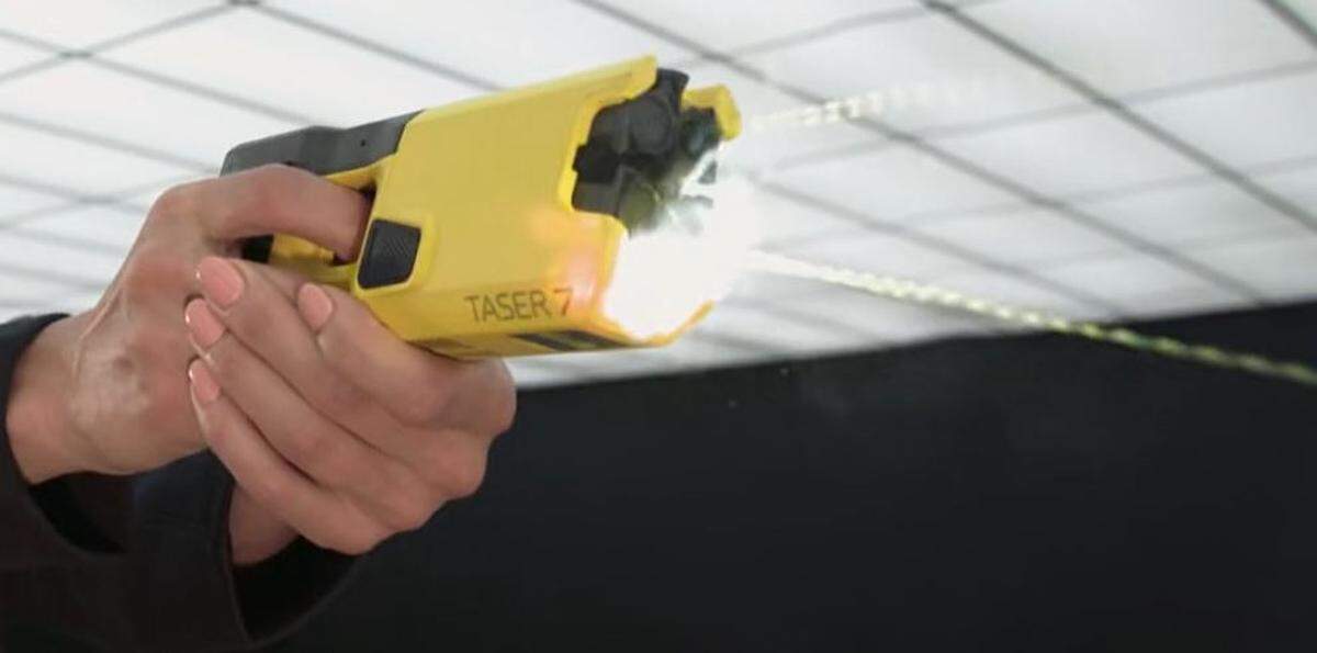 The guards at Eastern Kentucky Correctional Complex were issued Axon Taser 7 defensive weapons.
