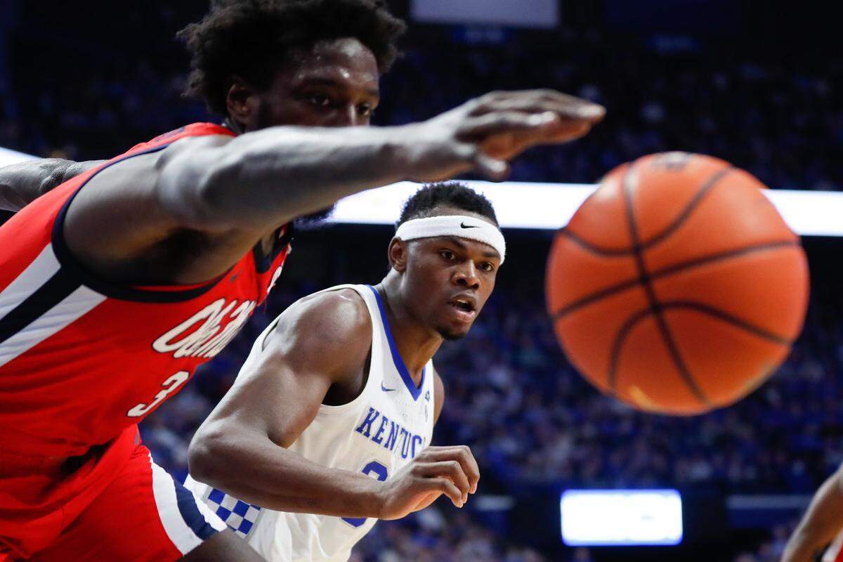 Kentucky’s Oscar Tshiebwe recorded his 12th straight double-double in the team’s win against Mississippi on Tuesday night. Tshiebwe finished with 18 points and 15 rebounds.