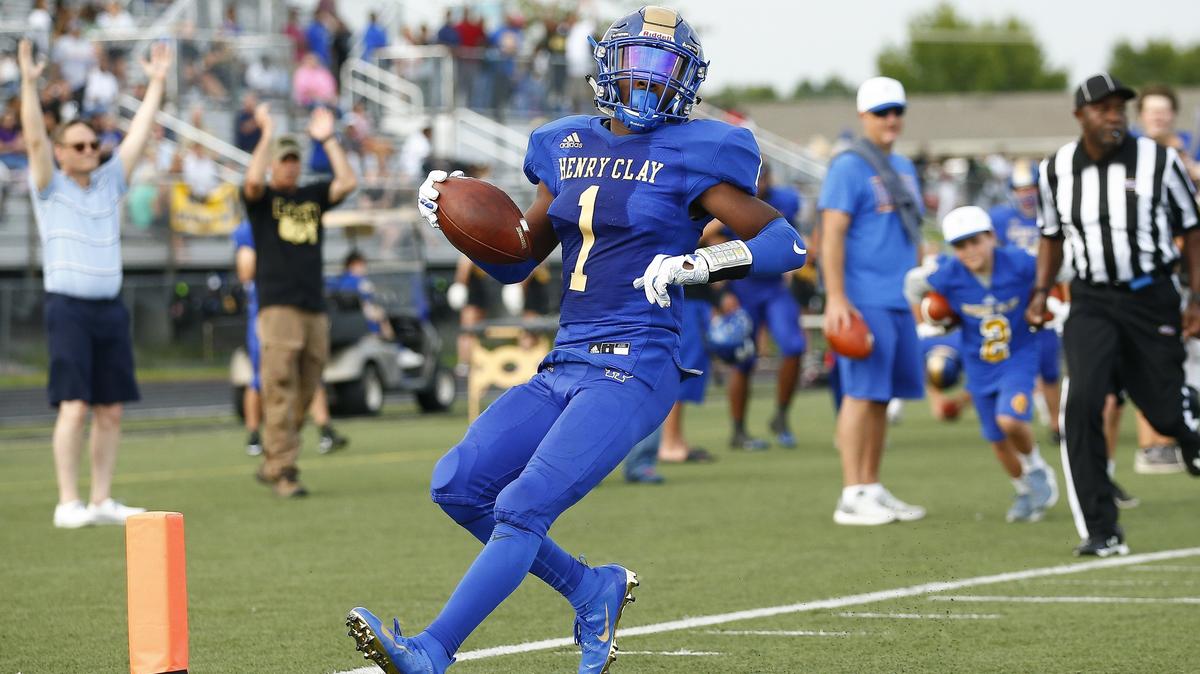 Henry Clay’s Ramond Jackson (1) scored a touchdown against Tates Creek in the 2018 season-opener.