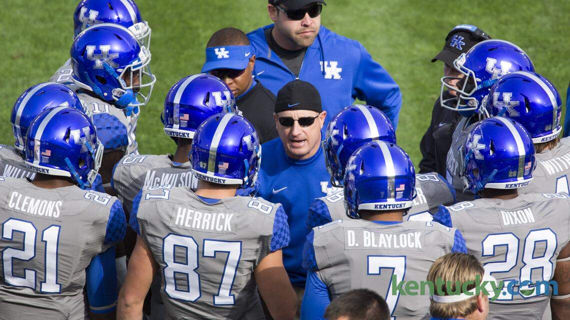 Kentucky special teams coordinator Craig Naivar talked to the return team.