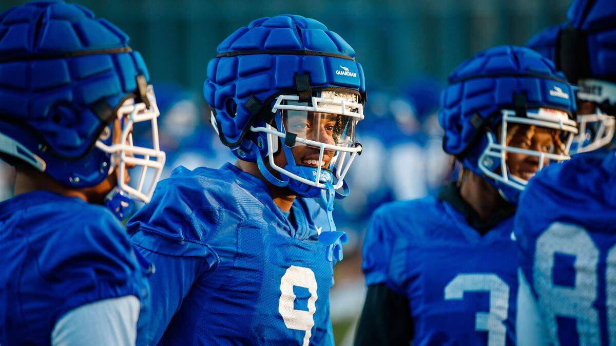 Tayvion Robinson, a transfer from Virginia Tech, could be a “very special player” for UK, according to receivers coach Scott Woodward.