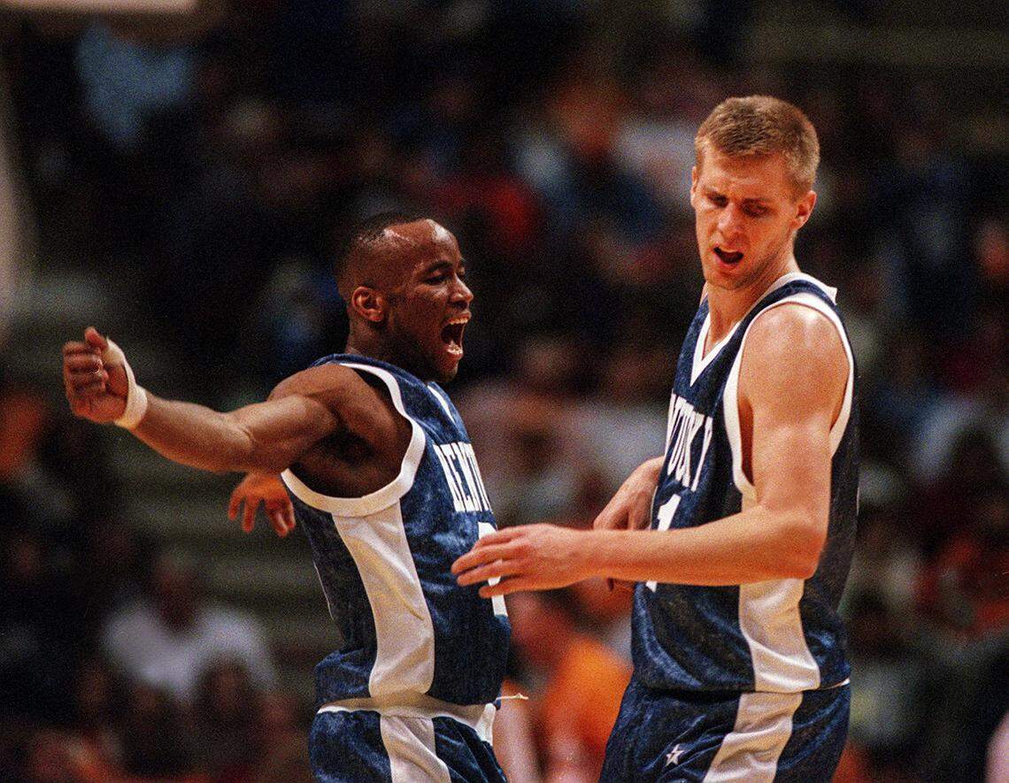 Kentucky’s Anthony Epps and Mark Pope celebrated with a chest bump after Epps hit Pope with a no look pass that Pope then dunked.