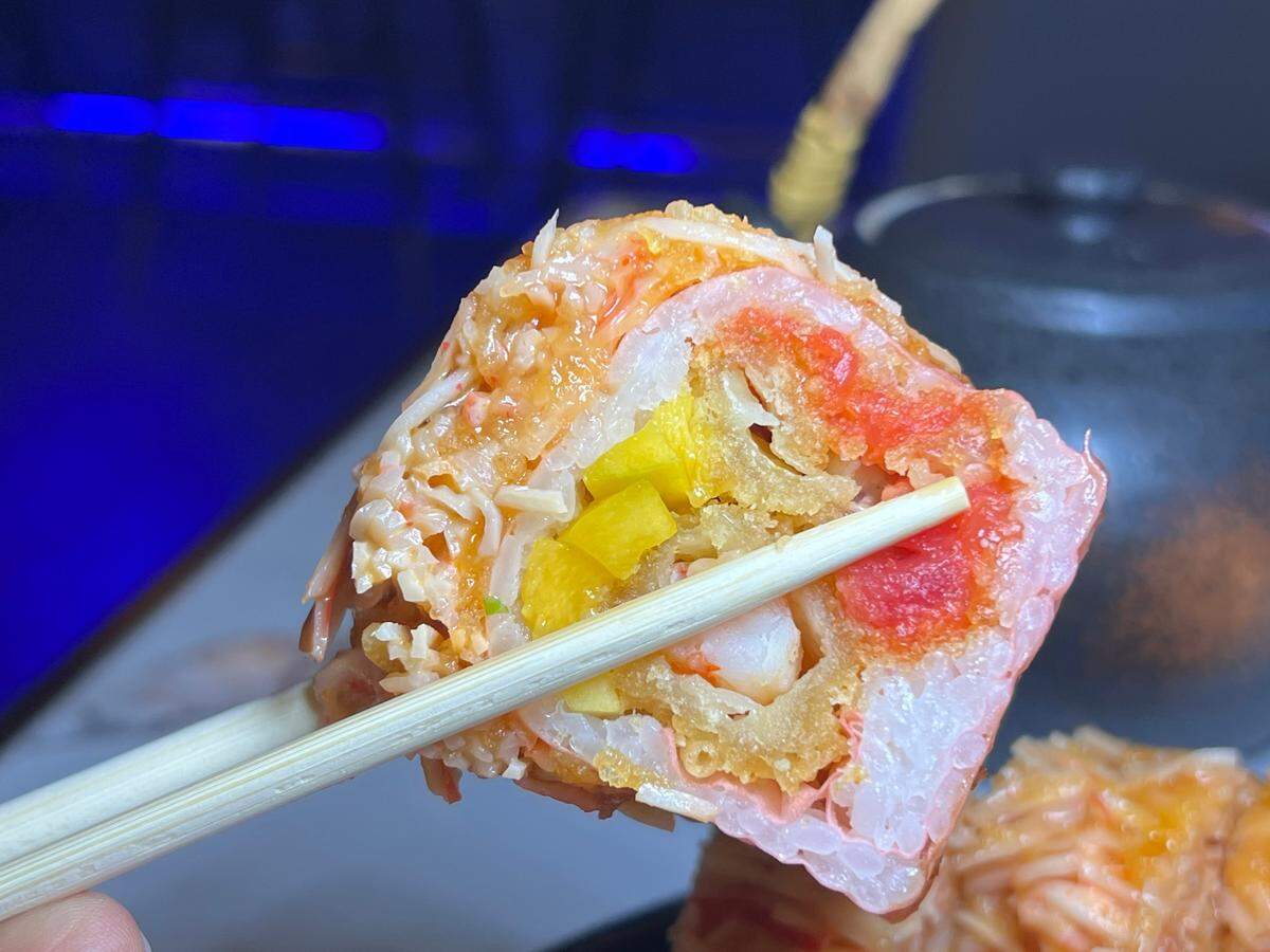 A new location of Osaka Japanese Restaurant has opened at Great Acres near Masterson Station off Leestown Road. The restaurant features sushi as well as hibachi, teriyaki and other traditional dishes.