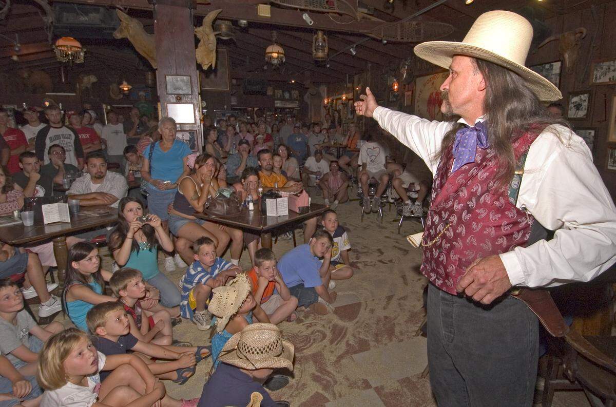 During the summer (May 26-September 22), there are three Main Street Shootouts which are historically accurate re-enactments of Deadwood’s past. The shoot-outs and re-enactments are free to watch. In addition to the Main Street Shootouts, the Shooting of Wild Bill is held daily inside Saloon No.10.