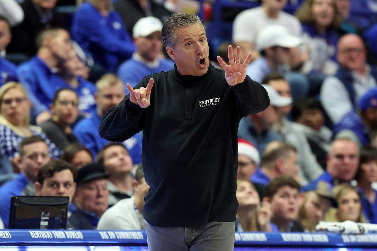 Kentucky Coach John Calipari saw his team go the final 4:31 of the game without scoring in a 63-53 loss to UCLA Saturday in the CBS Sports Classic at Madison Square Garden in New York City.
