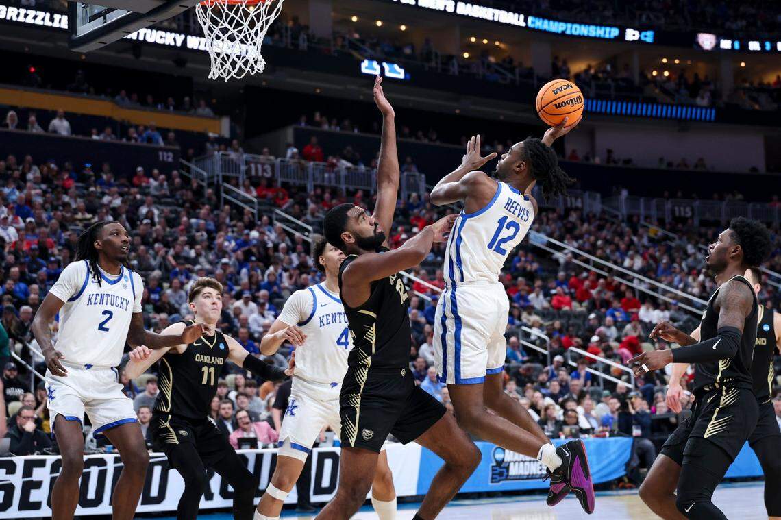 Kentucky’s Antonio Reeves (12) shoots against Oakland during the NCAA Tournament at PPG Paints Arena in Pittsburgh.