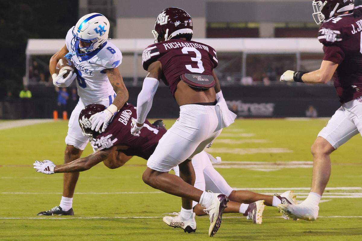 Kentucky’s Dane Key (6) runs after a catch against Mississippi State on Saturday, Nov. 4, 2023, in Starkville, Miss.