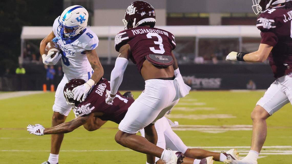 College football final: Kentucky Wildcats 24, Mississippi State Bulldogs 3