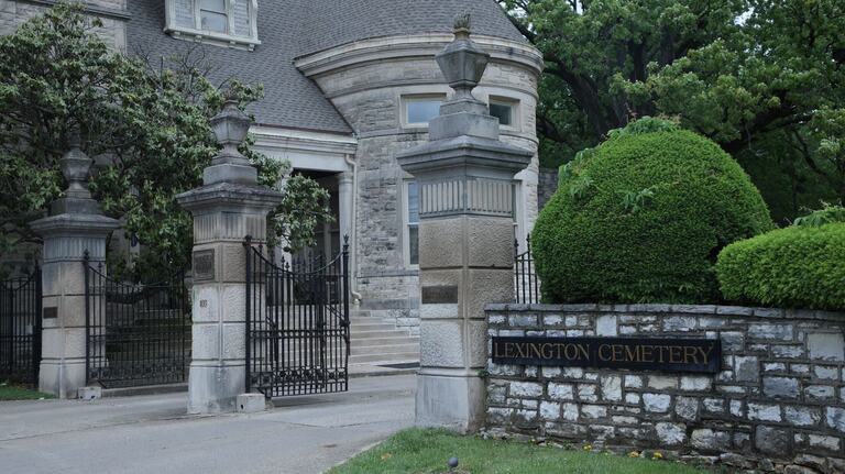 Lexington Cemetery tour highlights the city’s division during the Civil War