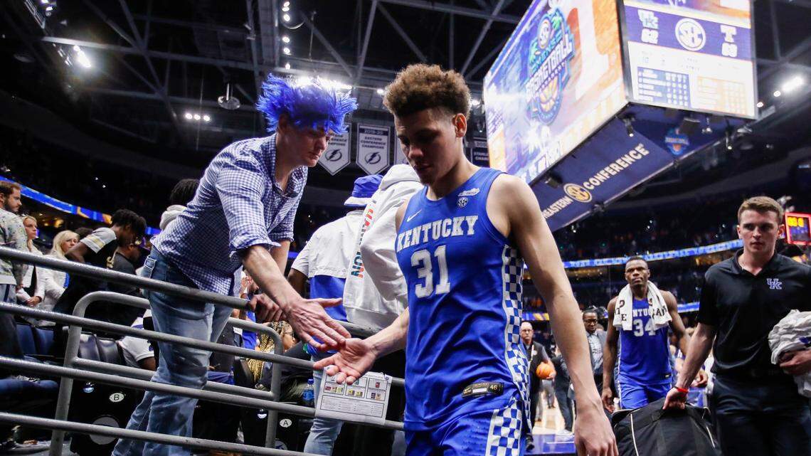 Kentucky basketball has cracks in need of fixing as the clock is ticking