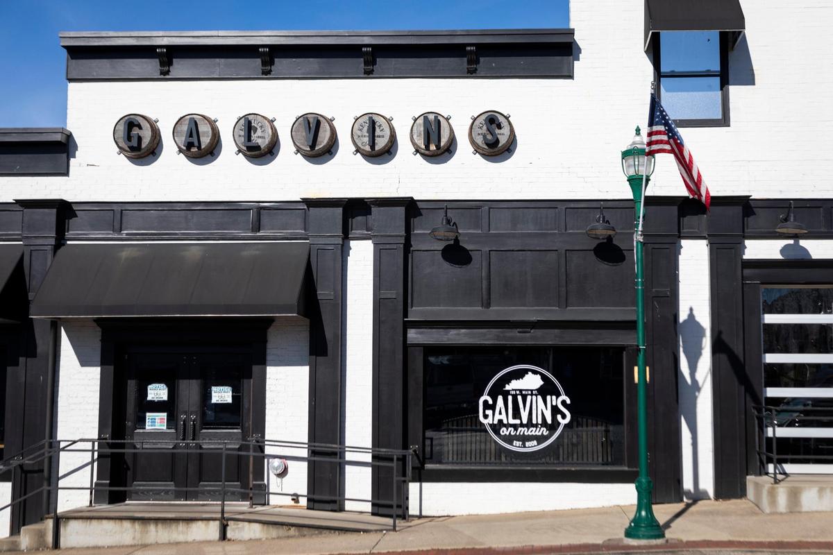 Galvin’s on Main opened its doors in 2008 and offers a menu with 100+ items and many local Kentucky beers.
