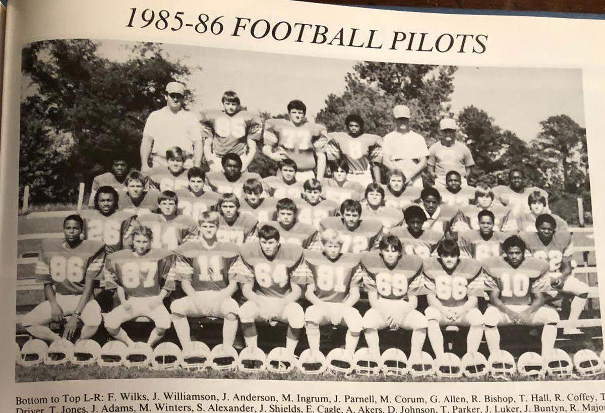 The 1985-86 Fulton County football team started 10-0 before losing to eventual state champion Crittenden County.