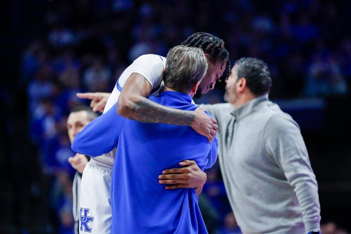 Kentucky Coach John Calipari hugged Daimion Collins after he left the court during UK’s victory over Florida on Feb. 4.