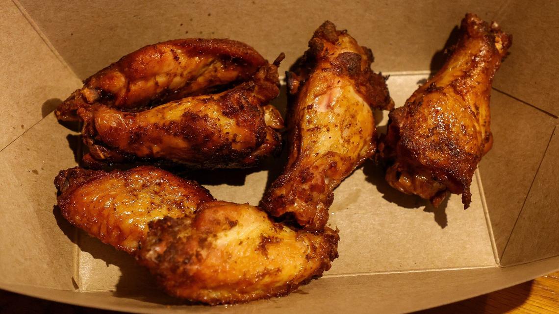 I tried the smoked chicken wings that UK’s football team eats by the thousands
