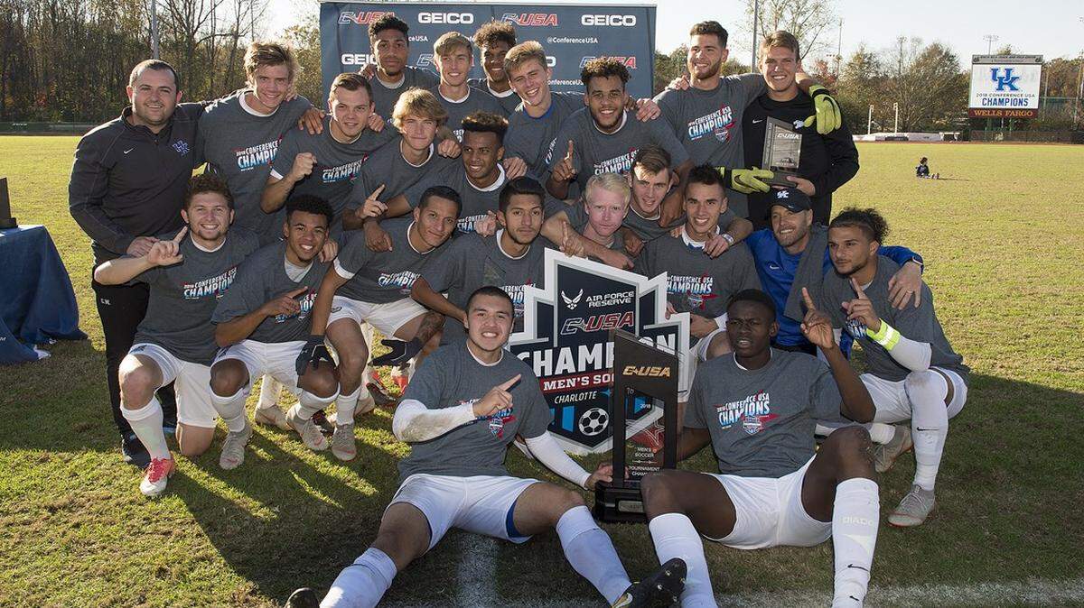 Kentucky’s players celebrated their Conference USA Tournament championship victory against Charlotte.