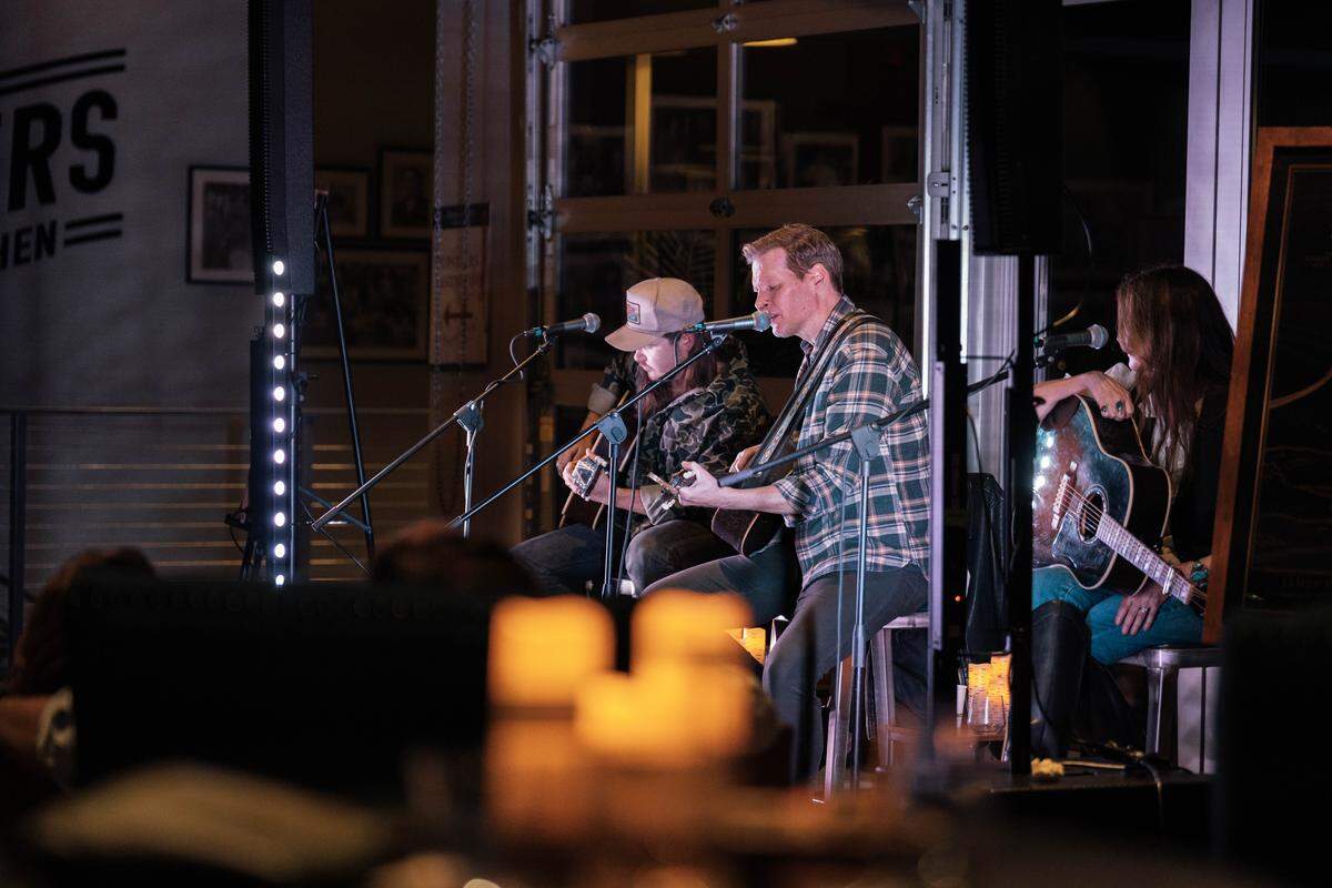 At the Songwriters in Paradise performance at Heaven Hill, singer-songwriters Ben Chapman, Patrick Davis and Matraca Berg performed for a crowd of music and bourbon lovers.