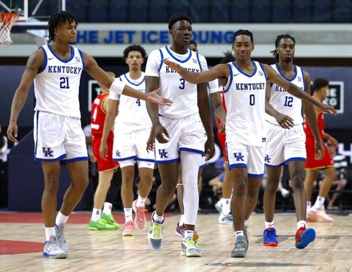 D.J. Wagner (21), Tre Mitchell (4), Adou Thiero (3), Rob Dillingham (0) and Antonio Reeves (12) helped lead Kentucky to the gold medal in Toronto last week.