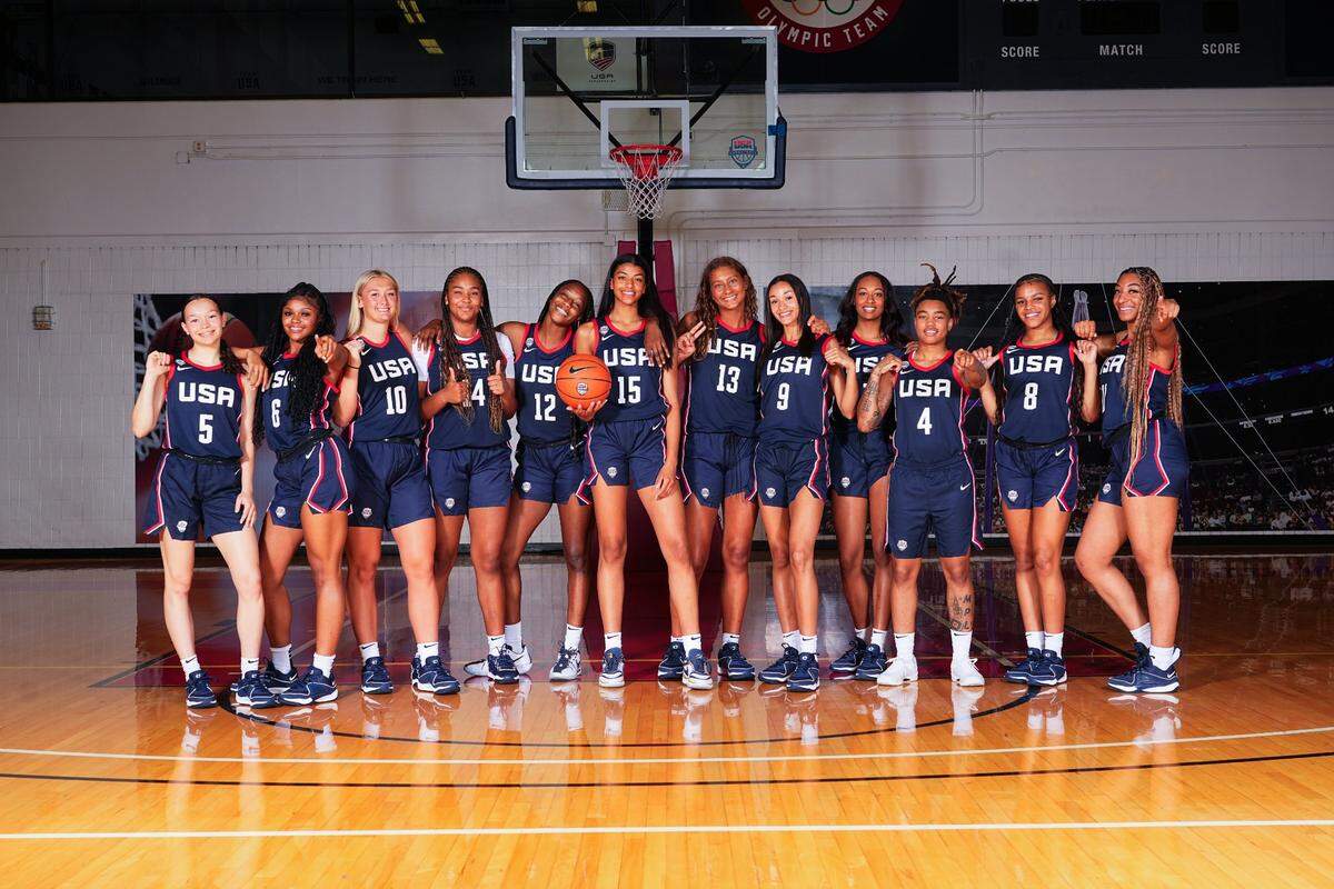 Kentucky high school stars ZaKiyah Johnson (6) and Leah Macy (10) will make their USA Basketball debuts this week.