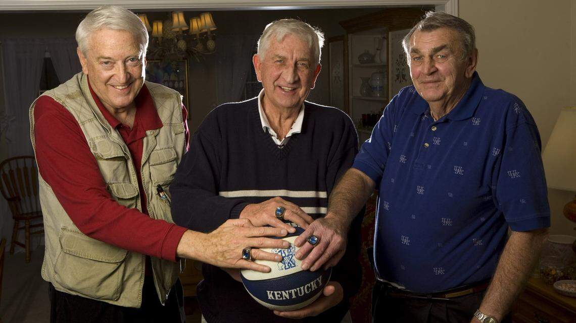 ‘I was a Kentucky boy.’ Vernon Hatton, one of UK’s storied ‘Fiddlin’ Five,’ dies at 89.