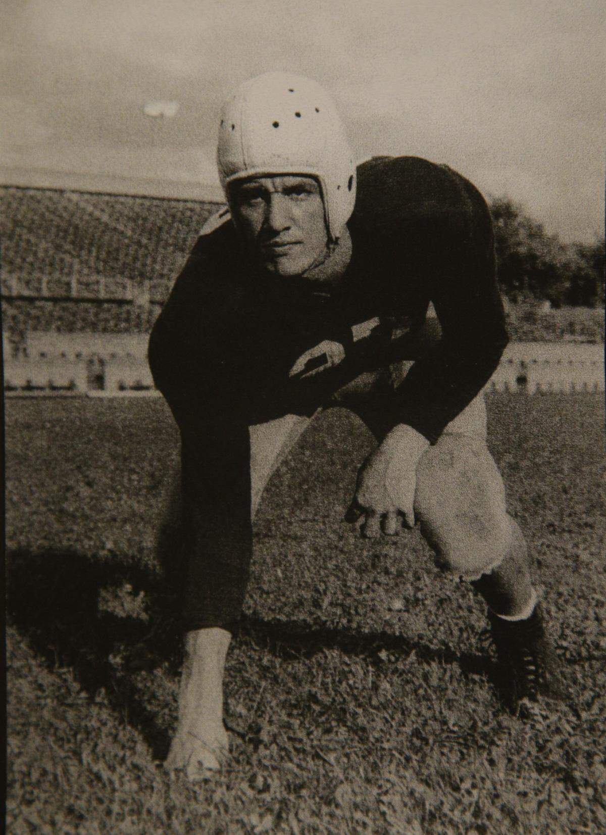 Wah Wah Jones caught a touchdown pass in Kentucky’s 26-0 upset of No. 9 Georgia in 1947. It was UK’s first victory ever over a foe ranked in the Associated Press Top 20.