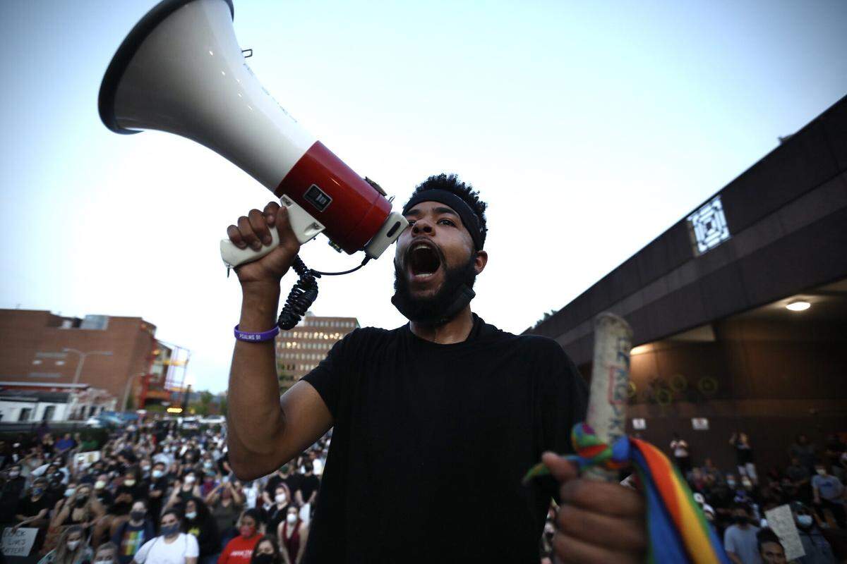 For the sixth night in a row, people gathered in downtown Lexington Wednesday to protest police brutality and demand police accountability.