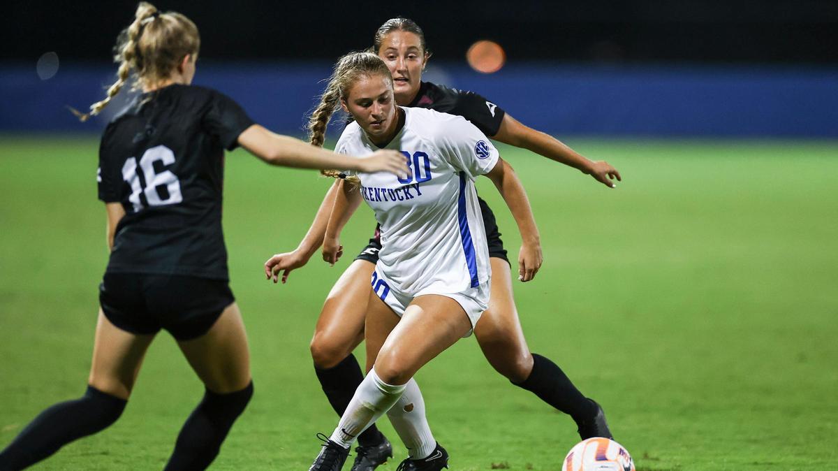 Kentucky’s Jordyn Rhodes (30) needs five goals to become the Wildcats’ new career scoring leader in women’s soccer.