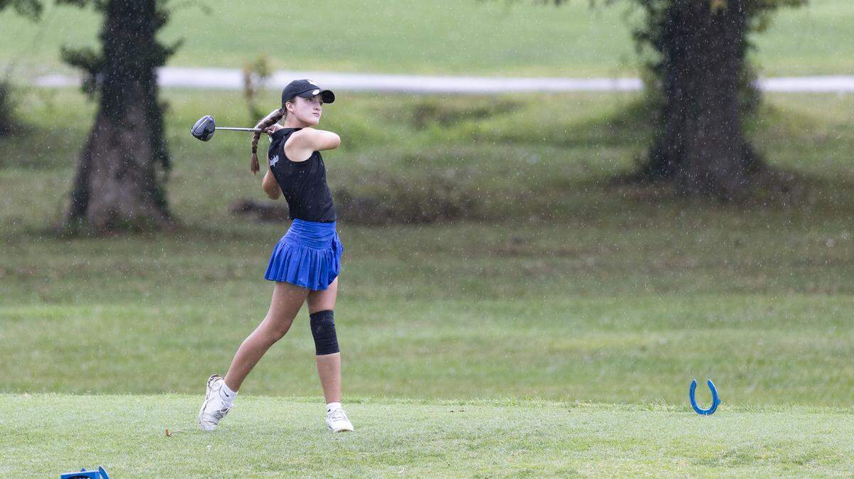 Lexington Catholic’s Parker Haddix held a three-shot lead as she teed off on the final hole of the 9th Region Girls Golf Championship at Lakeside Golf Course on Wednesday.