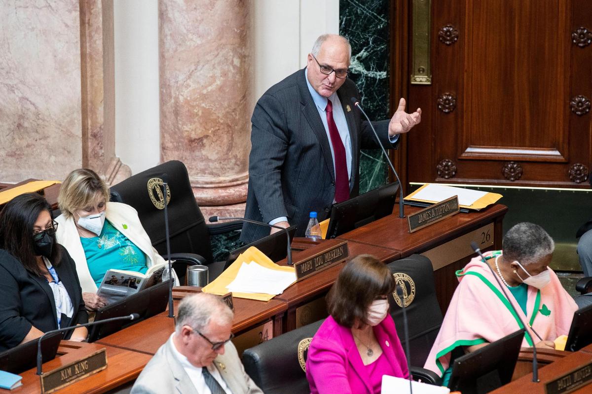 Representative James Tipton (R) speaks about the change of House rules bill that limits time for debate during the first day the Kentucky General Assembly session at the Capitol in Frankfort, Ky., Tuesday, January 4, 2022.
