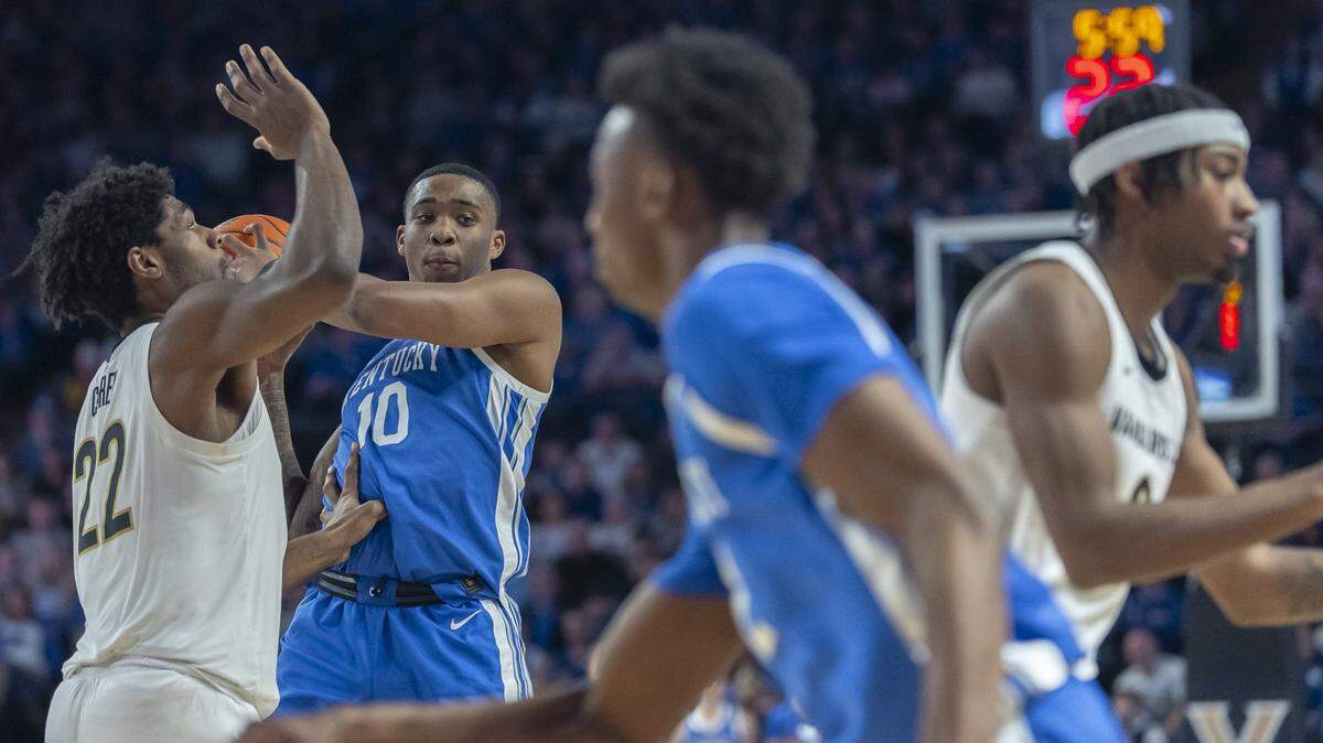 Box score from No. 9 Kentucky basketball’s 74-69 SEC loss at Vanderbilt