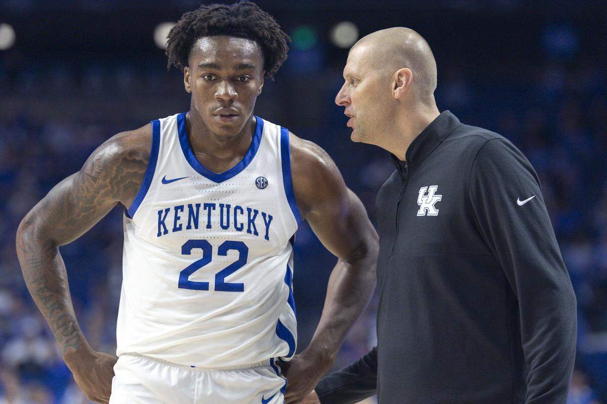 Kentucky head coach Mark Pope talks to Kentucky center Amari Williams (22) during an exhibition game against Kentucky Wesleyan at Rupp Arena on Oct. 23.