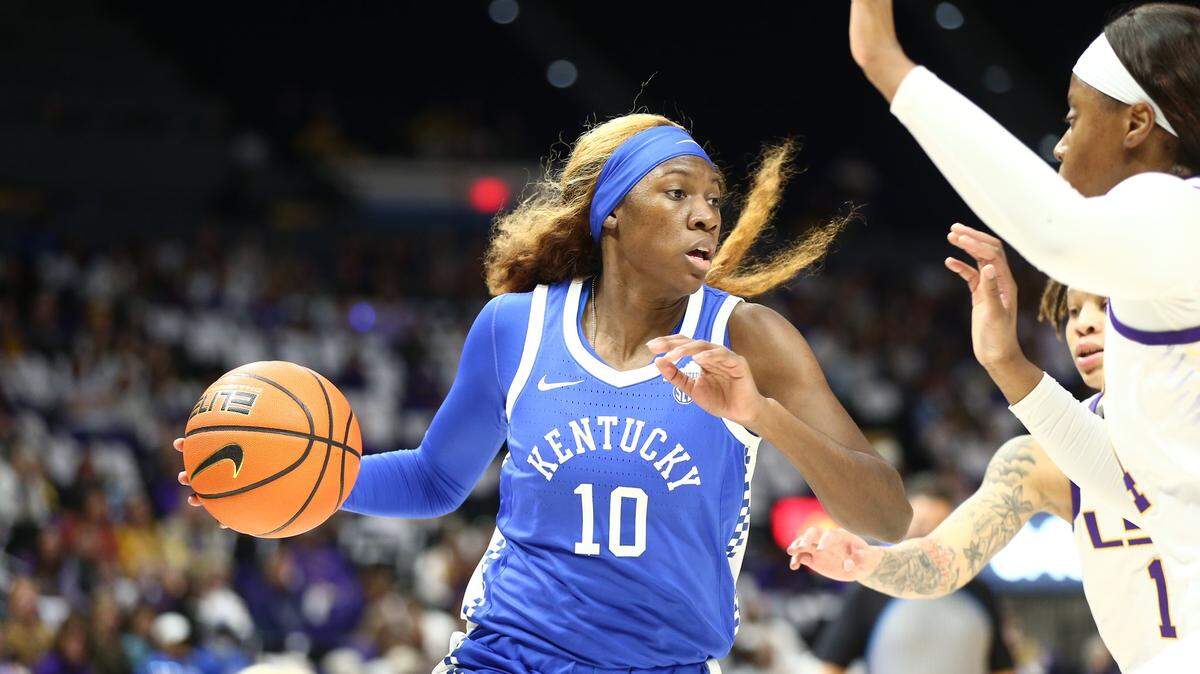 Kentucky women’s basketball senior guard Rhyne Howard looks to pass the ball during UK’s game Sunday afternoon at LSU. It was UK’s fourth game in eight days.