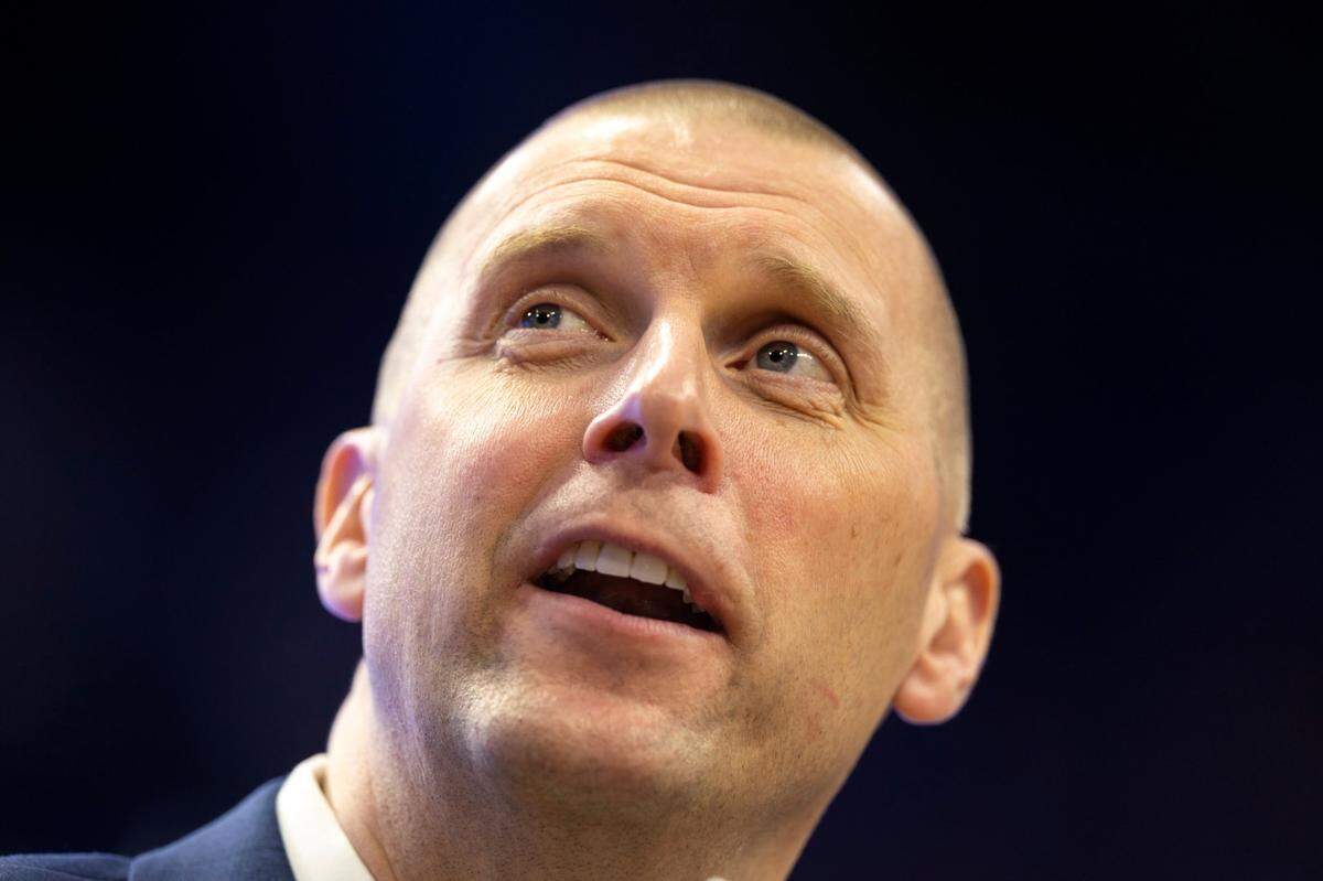 As BYU head man, new Kentucky men’s basketball coach Mark Pope went 3-2 vs. archrival Utah. Of UK’s seven primary current men’s hoops rivals, Pope will face four of them during the 2024-25 regular season.